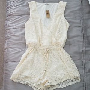 *BNWT* American Eagle Lace Romper